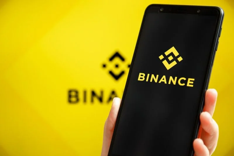 Binance's Crypto Mess: Trump Pardon Speculation and Illicit Fund Flows